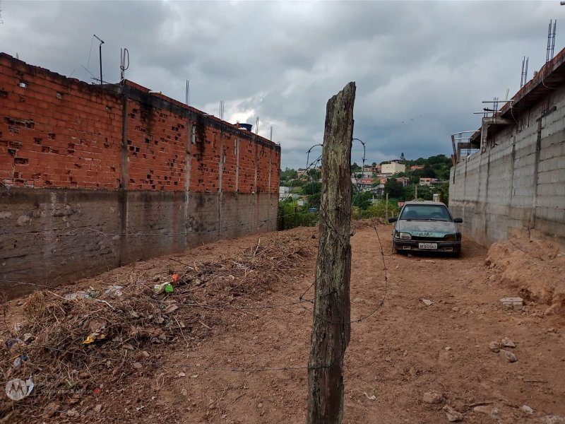 TERRENO NO PARQUE  PETROLEO - Franco da Rocha - 