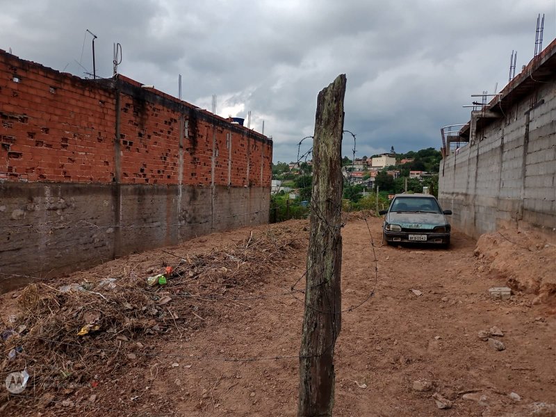 TERRENO NO PARQUE  PETROLEO - Franco da Rocha - 