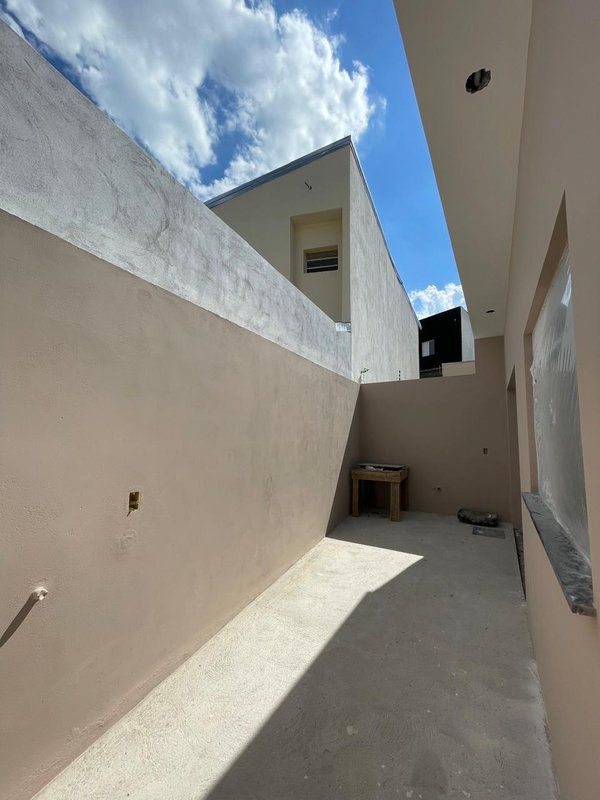 OPORTUNIDADE  - CASA TERREA NO RESIDENCIAL SANTO ANTONIO - Franco da Rocha - 