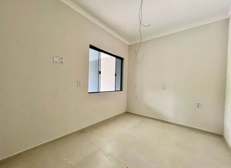 CASA COM 1 SUITE MAIS UM DORMITÓRIO-BAIRRO AYMORÉ - Guabiruba - 