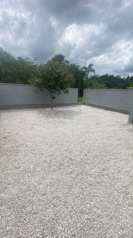 CASA COM 1 SUITE MAIS UM DORMITÓRIO-BAIRRO AYMORÉ - Guabiruba - 