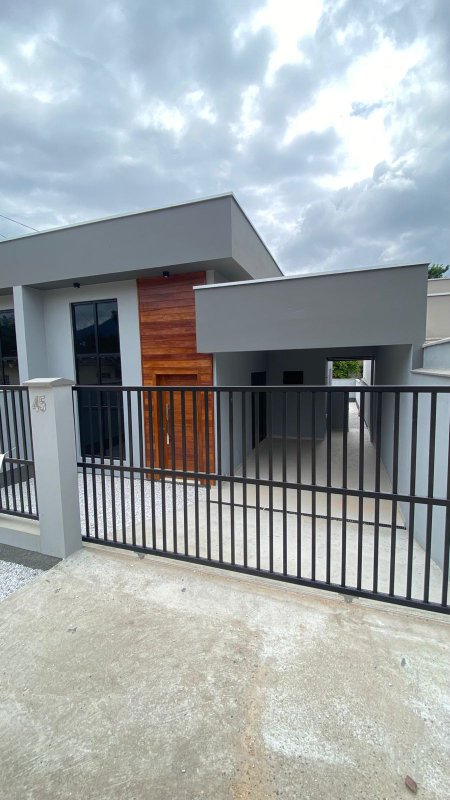 CASA COM 1 SUITE MAIS UM DORMITÓRIO-BAIRRO AYMORÉ - Guabiruba - 