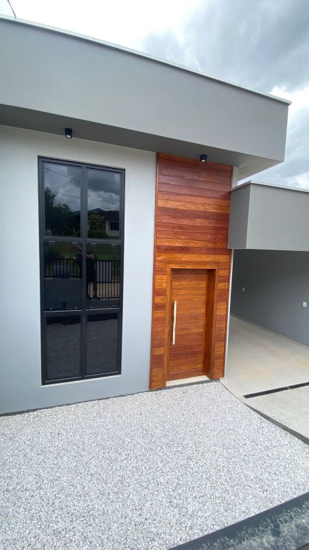CASA COM 1 SUITE MAIS UM DORMITÓRIO-BAIRRO AYMORÉ - Guabiruba - 