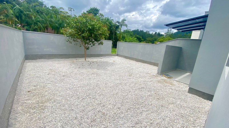 CASA COM 1 SUITE MAIS UM DORMITÓRIO-BAIRRO AYMORÉ - Guabiruba - 