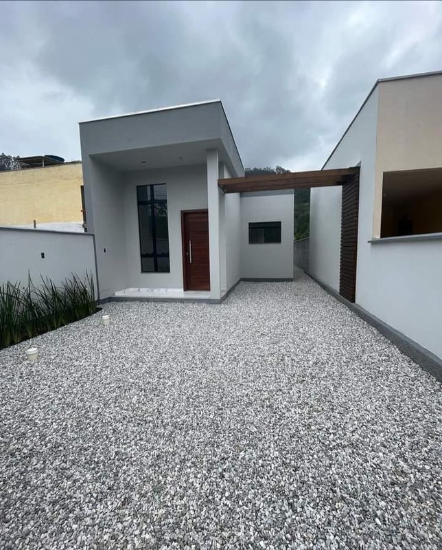 CASA COM 2 DORMITÓRIOS NO LAGEADO BAIXO - Guabiruba - 