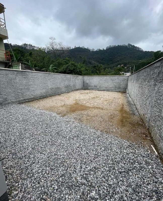 CASA COM 2 DORMITÓRIOS NO LAGEADO BAIXO - Guabiruba - 