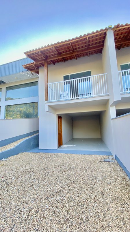 CASA COM 2 DORMITÓRIOS NO CEDRO ALTO - Brusque - 