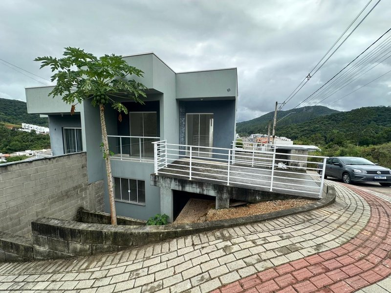 SOBRADO COM 2 DORMITÓRIOS - Brusque - 