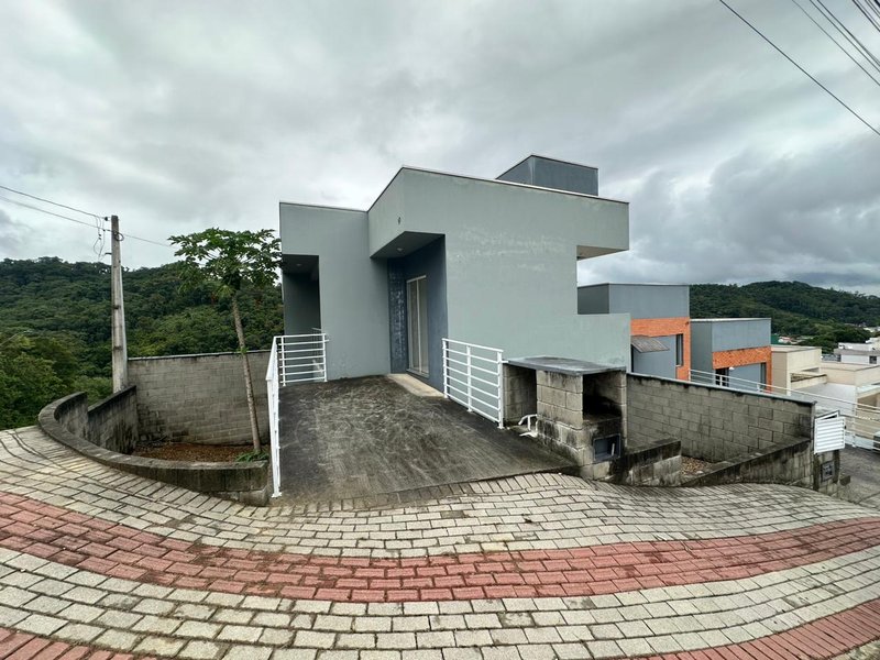 SOBRADO COM 2 DORMITÓRIOS - Brusque - 