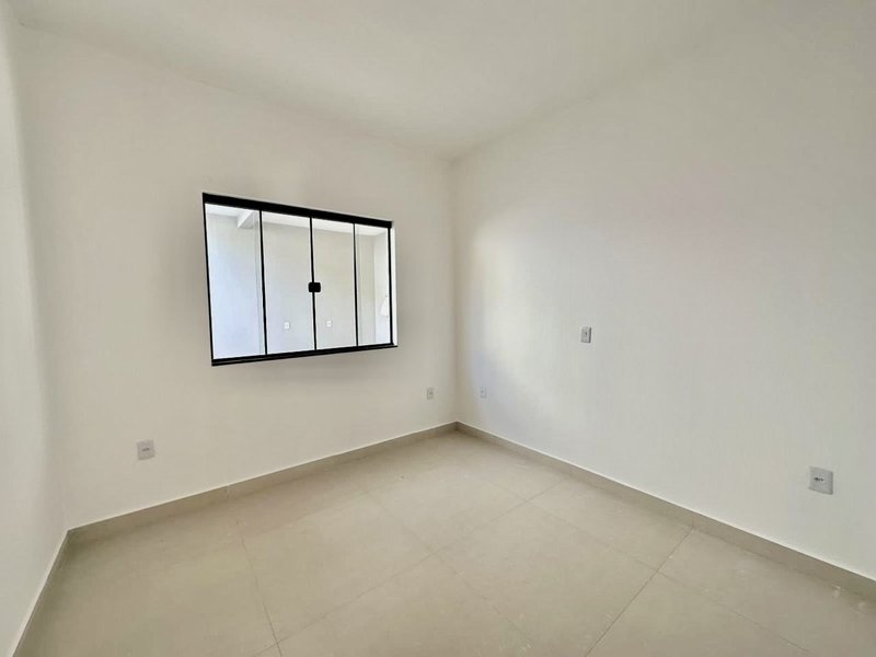 CASA COM 1 SUÍTE MAIS 2 DORMITÓRIOS NA LIMEIRA - Brusque - 