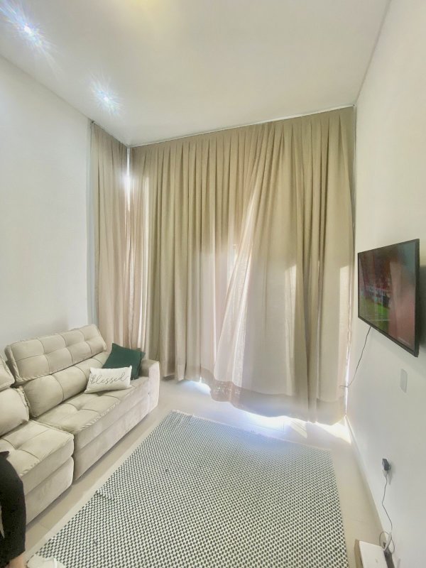 CASA COM 1 SUÍTE MAIS 2 DORMITÓRIOS NA LIMEIRA - Brusque - 