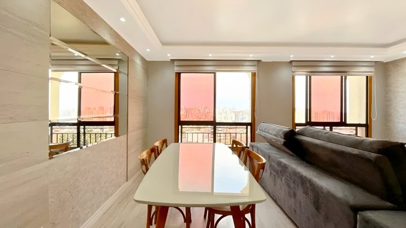 R$ 1.100.000 - ÚLTIMO ANDAR - 98M2 - 3 DORM - SUÍTE - 2 VAGAS - VISTA DEFINIDA - INFRA Rua Roque Calage Porto Alegre - 