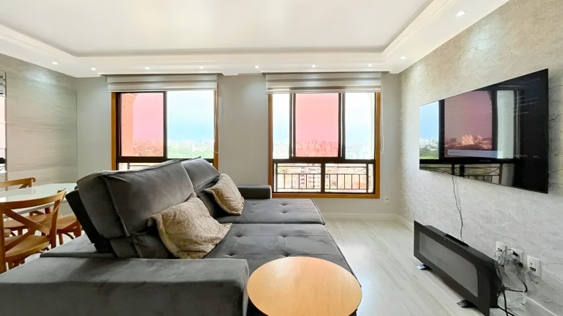 R$ 1.100.000 - ÚLTIMO ANDAR - 98M2 - 3 DORM - SUÍTE - 2 VAGAS - VISTA DEFINIDA - INFRA Rua Roque Calage Porto Alegre - 