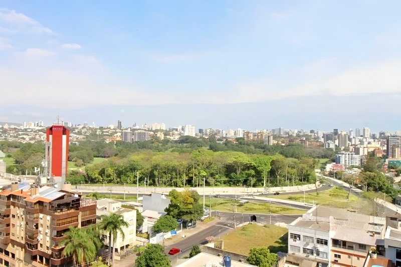 R$ 1.100.000 - ÚLTIMO ANDAR - 98M2 - 3 DORM - SUÍTE - 2 VAGAS - VISTA DEFINIDA - INFRA Rua Roque Calage Porto Alegre - 
