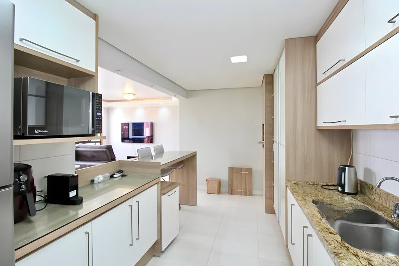 R$ 1.100.000 - ÚLTIMO ANDAR - 98M2 - 3 DORM - SUÍTE - 2 VAGAS - VISTA DEFINIDA - INFRA Rua Roque Calage Porto Alegre - 