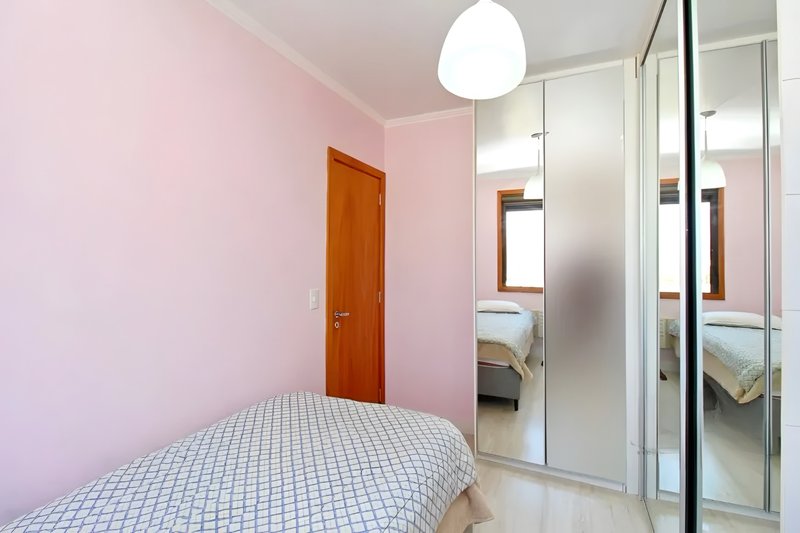 R$ 1.100.000 - ÚLTIMO ANDAR - 98M2 - 3 DORM - SUÍTE - 2 VAGAS - VISTA DEFINIDA - INFRA Rua Roque Calage Porto Alegre - 