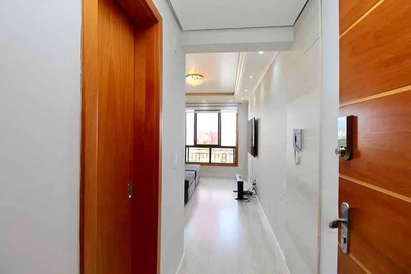 R$ 1.100.000 - ÚLTIMO ANDAR - 98M2 - 3 DORM - SUÍTE - 2 VAGAS - VISTA DEFINIDA - INFRA Rua Roque Calage Porto Alegre - 