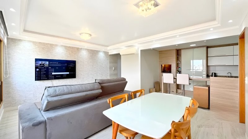 R$ 1.100.000 - ÚLTIMO ANDAR - 98M2 - 3 DORM - SUÍTE - 2 VAGAS - VISTA DEFINIDA - INFRA Rua Roque Calage Porto Alegre - 