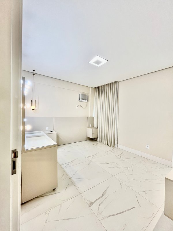 Apartamento com 3 Quartos. Totalmente Reformado - Condomínio Garden Village Rua Festejos Porto Velho - 