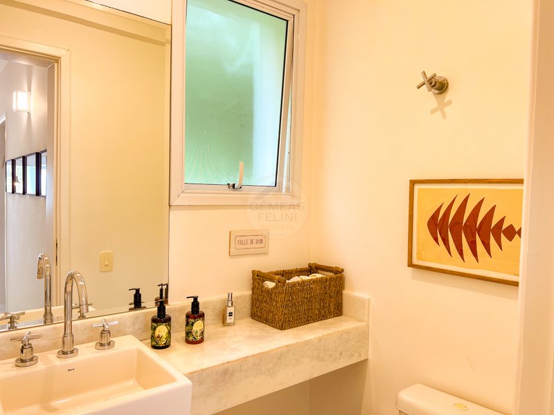 Casa em Condomínio Vista para o Mar da Praia de Juquehy - À VENDA - São Sebastião - 
