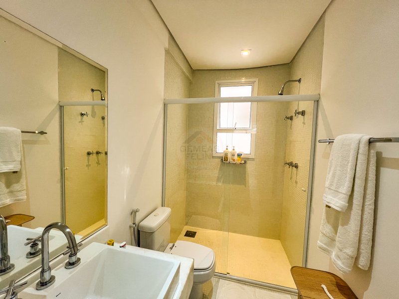 Casa em Condomínio Vista para o Mar da Praia de Juquehy - À VENDA - São Sebastião - 
