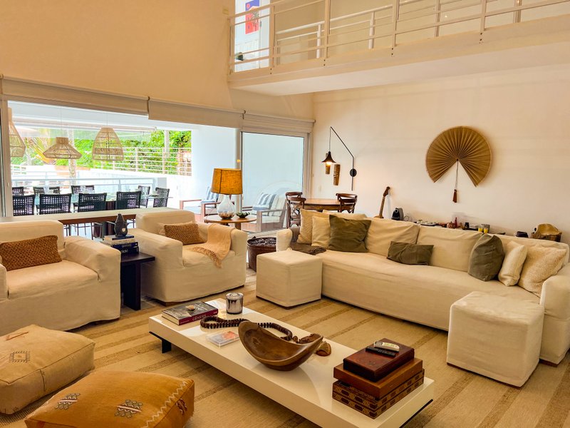 Casa em Condomínio Vista para o Mar da Praia de Juquehy - À VENDA - São Sebastião - 