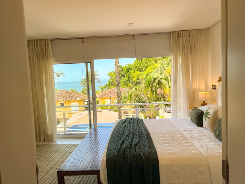 Casa em Condomínio Vista para o Mar da Praia de Juquehy - À VENDA - São Sebastião - 