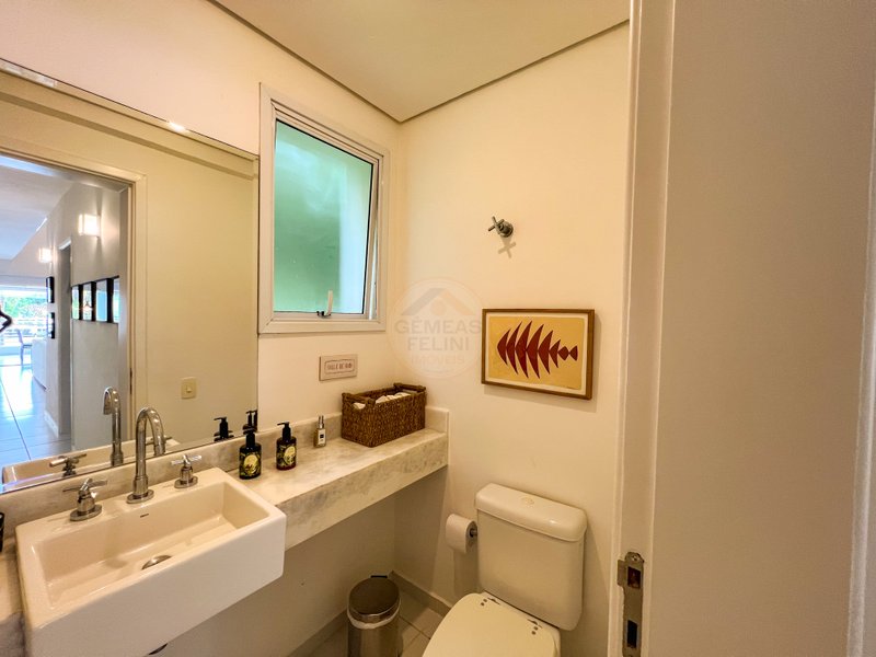 Casa em Condomínio Vista para o Mar da Praia de Juquehy - À VENDA - São Sebastião - 