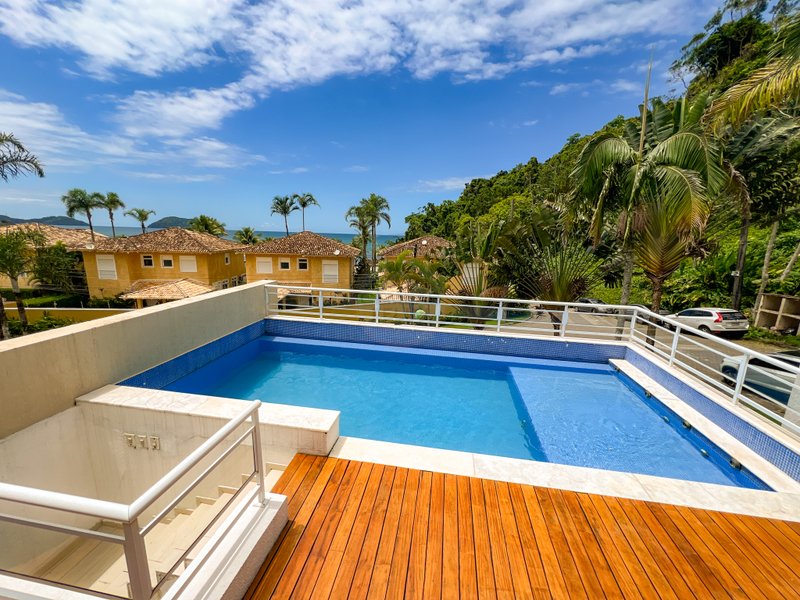 Casa em Condomínio Vista para o Mar da Praia de Juquehy - À VENDA - São Sebastião - 