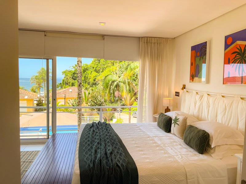 Casa em Condomínio Vista para o Mar da Praia de Juquehy - À VENDA - São Sebastião - 