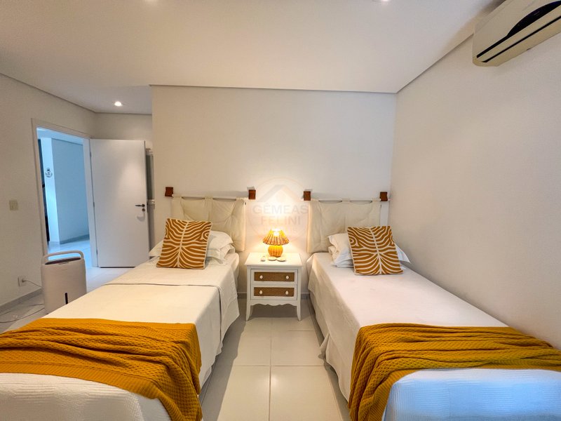 Casa em Condomínio Vista para o Mar da Praia de Juquehy - À VENDA - São Sebastião - 