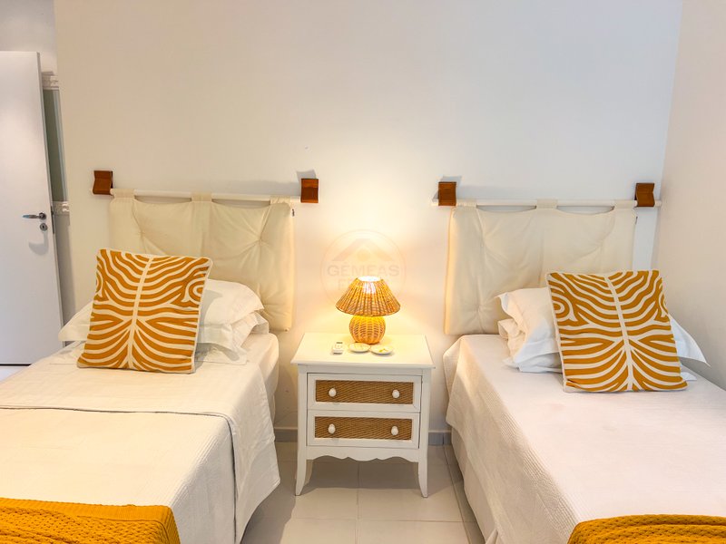 Casa em Condomínio Vista para o Mar da Praia de Juquehy - À VENDA - São Sebastião - 
