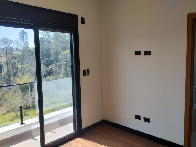 Sobrado Novo no Condomínio Mosaico Essence com 04 suítes - Mogi das Cruzes - 