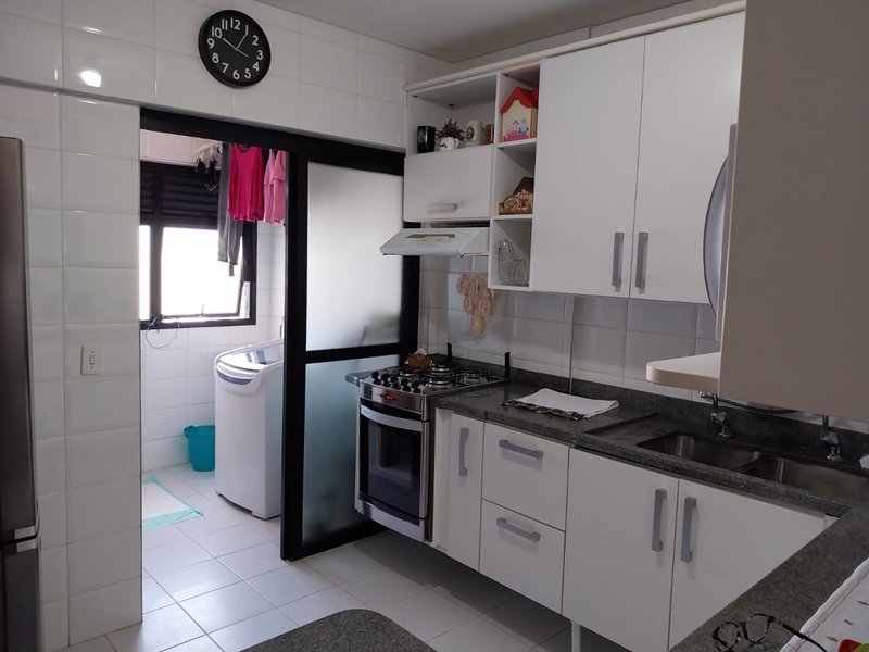 Apartamento no Edifício Barão de Cascais - 03 dormitórios, 01 suíte, varanda e 2 vagas - Mogi das Cruzes - 