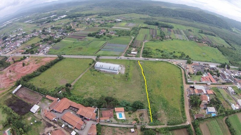Terreno comercial com 32mil m2 ,com galpão todo fechado de 1.000m2, 200m de frente - Biritiba-Mirim - 