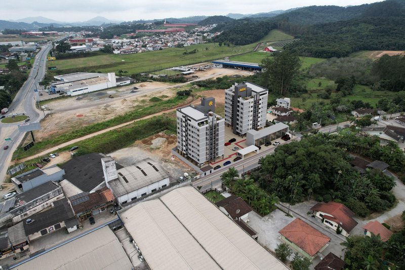 APARTAMENTO COM 2 SUÍTES NA LIMEIRA - Brusque - 