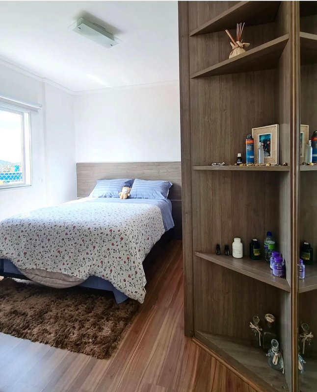 Apartamento no Mogilar com 03 dormitórios amplos sendo 01 suíte - Mogi das Cruzes - 