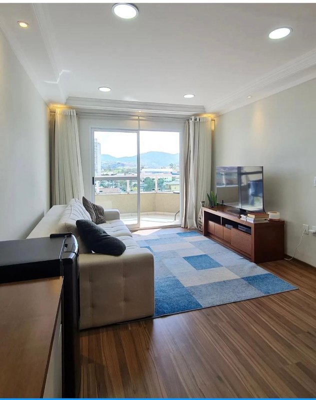 Apartamento no Mogilar com 03 dormitórios amplos sendo 01 suíte - Mogi das Cruzes - 