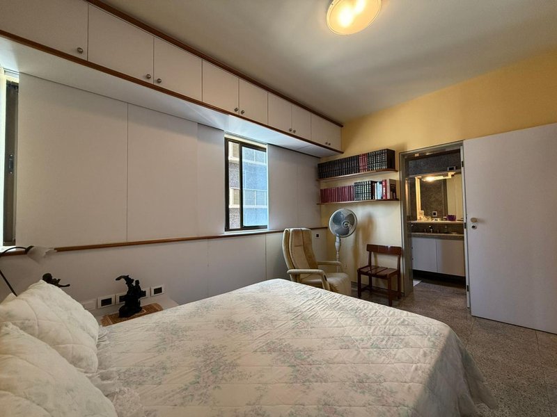 Apartamento à venda com 4 quartos sendo 4 suites, 368m² área útil por R$ 5.500.000,00 Avenida Boa Viagem Recife - 