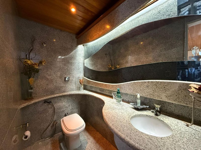 Apartamento à venda com 4 quartos sendo 4 suites, 368m² área útil por R$ 5.500.000,00 Avenida Boa Viagem Recife - 