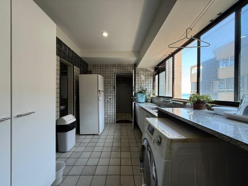 Apartamento à venda com 4 quartos sendo 4 suites, 368m² área útil por R$ 5.500.000,00 Avenida Boa Viagem Recife - 