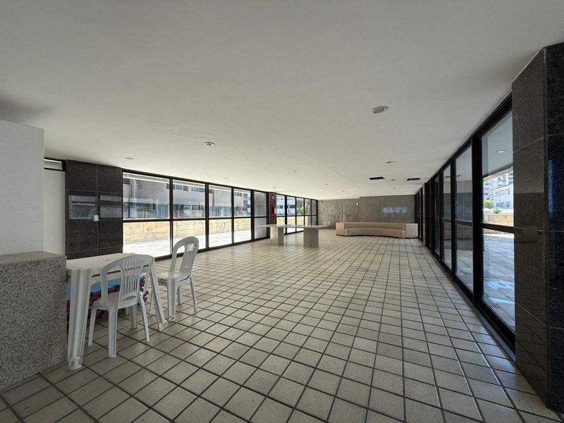 Apartamento à venda com 4 quartos sendo 4 suites, 368m² área útil por R$ 5.500.000,00 Avenida Boa Viagem Recife - 