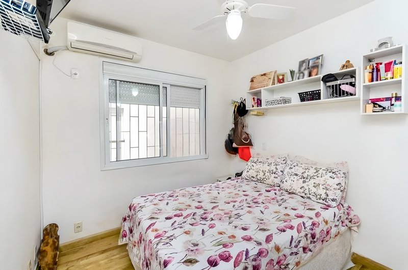 R$ 245.000 - OPORTUNIDADE - ÓTIMO APARTAMENTO - 36M2 - 1 DORM - ELEVADOR Rua Gomes Jardim Porto Alegre - 