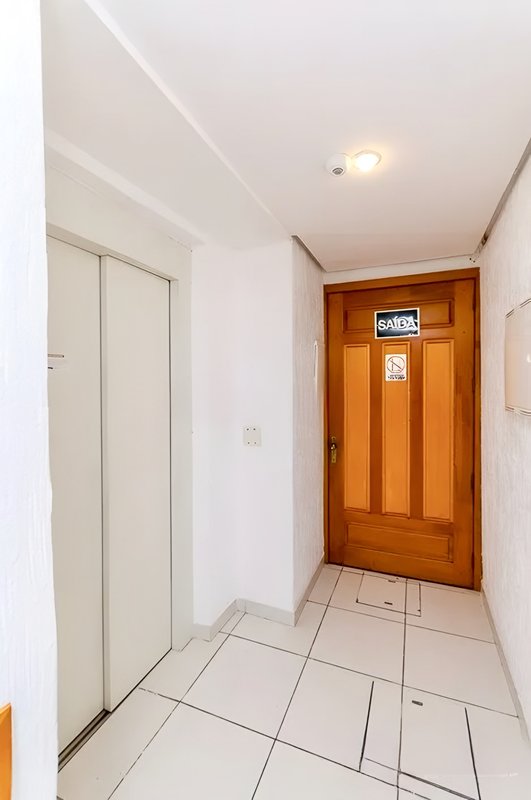 R$ 245.000 - OPORTUNIDADE - ÓTIMO APARTAMENTO - 36M2 - 1 DORM - ELEVADOR Rua Gomes Jardim Porto Alegre - 