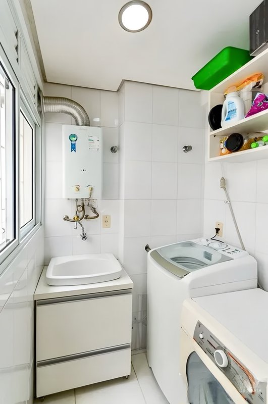 R$ 245.000 - OPORTUNIDADE - ÓTIMO APARTAMENTO - 36M2 - 1 DORM - ELEVADOR Rua Gomes Jardim Porto Alegre - 