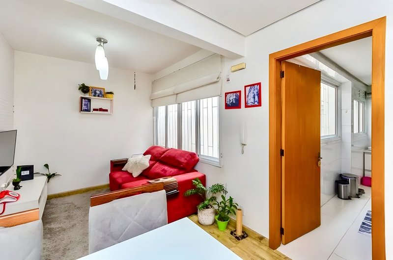 R$ 245.000 - OPORTUNIDADE - ÓTIMO APARTAMENTO - 36M2 - 1 DORM - ELEVADOR Rua Gomes Jardim Porto Alegre - 