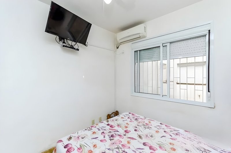 R$ 245.000 - OPORTUNIDADE - ÓTIMO APARTAMENTO - 36M2 - 1 DORM - ELEVADOR Rua Gomes Jardim Porto Alegre - 