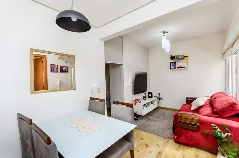 R$ 245.000 - OPORTUNIDADE - ÓTIMO APARTAMENTO - 36M2 - 1 DORM - ELEVADOR Rua Gomes Jardim Porto Alegre - 