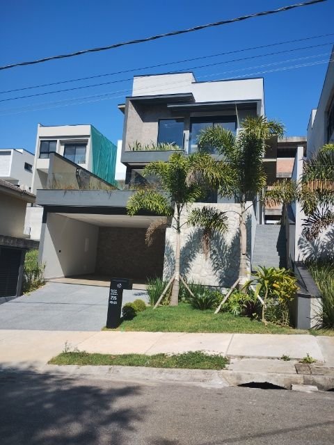 Sobrado Condomínio Fazenda Rodeio - Bella Cittá com 03 dormitórios sendo 03 suítes Rua Professor Jurandyr de Oliveira Mogi das Cruzes - 