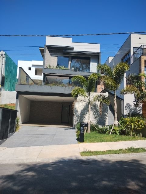 Sobrado Condomínio Fazenda Rodeio - Bella Cittá com 03 dormitórios sendo 03 suítes Rua Professor Jurandyr de Oliveira Mogi das Cruzes - 